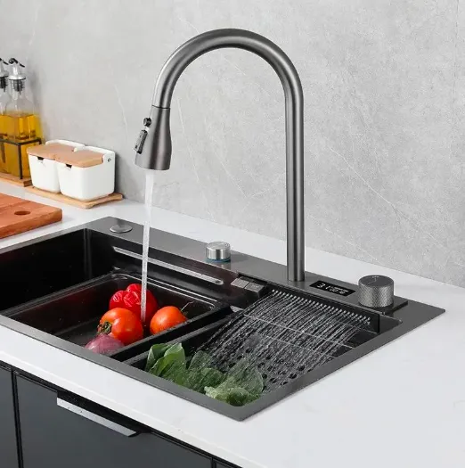 Vòi bếp hai nút kiểu thác nước có phải là lựa chọn lý tưởng cho nhà bếp hiện đại không?
